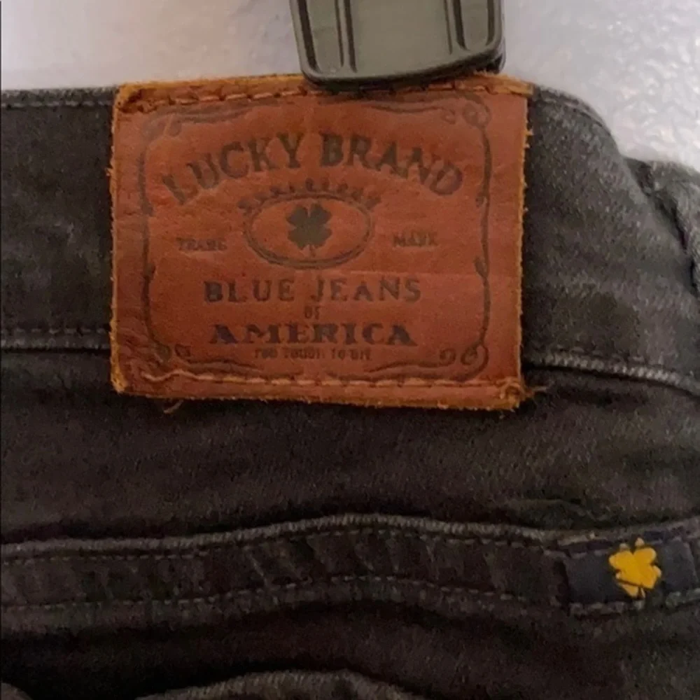 LUCKY BRAND jeans size 26/ 2 black jeans